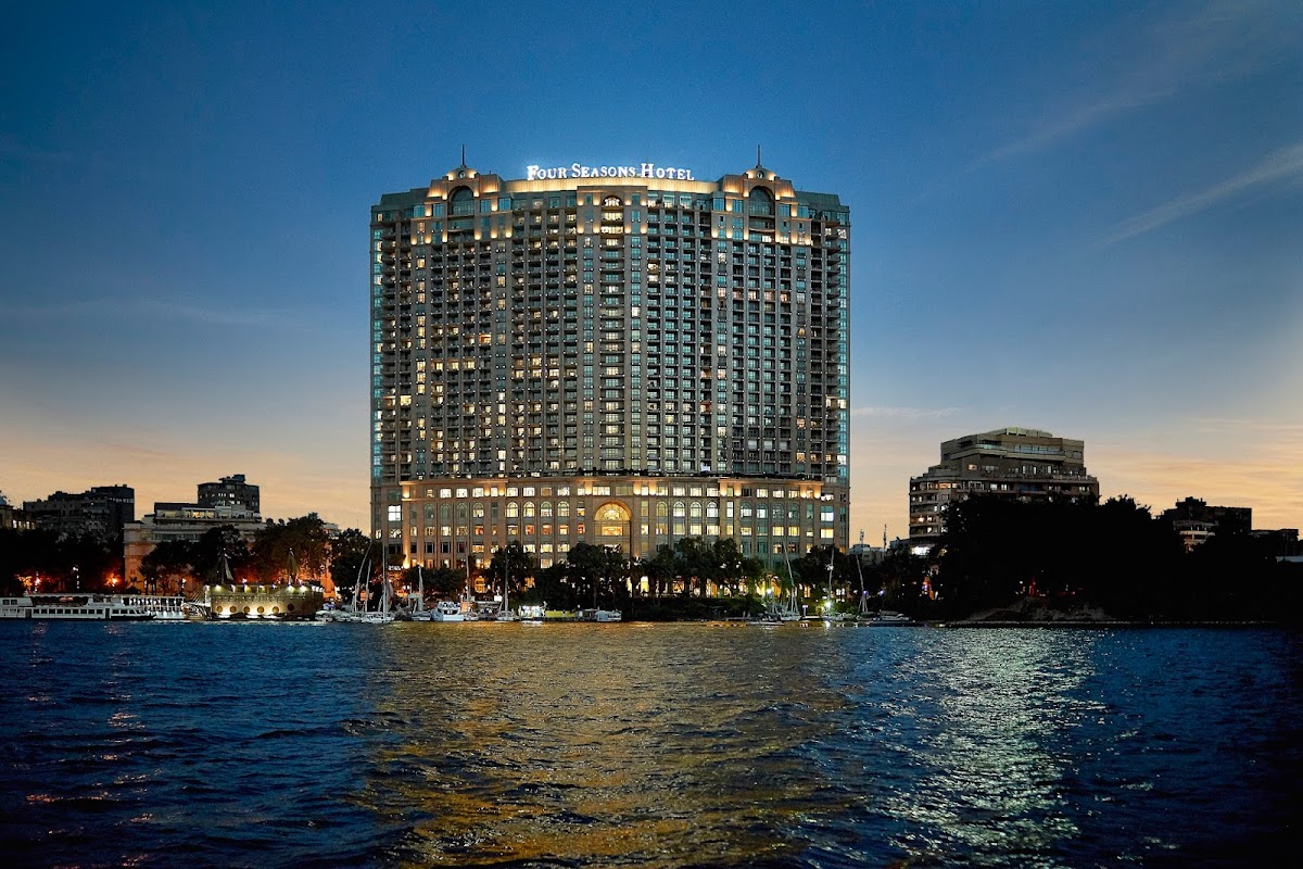 Four Seasons Hotel Cairo at Nile Plaza — photo 1