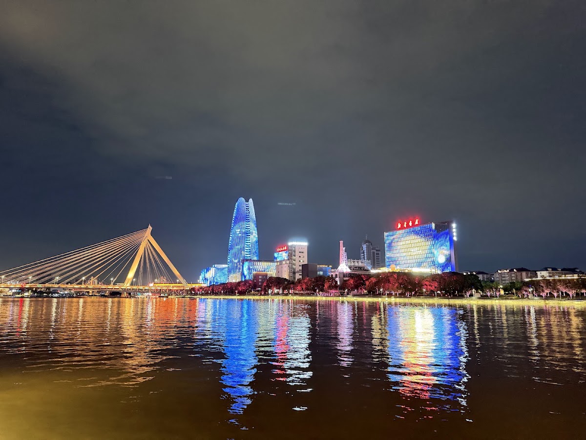 Moxy Ningbo Old Bund — photo 1