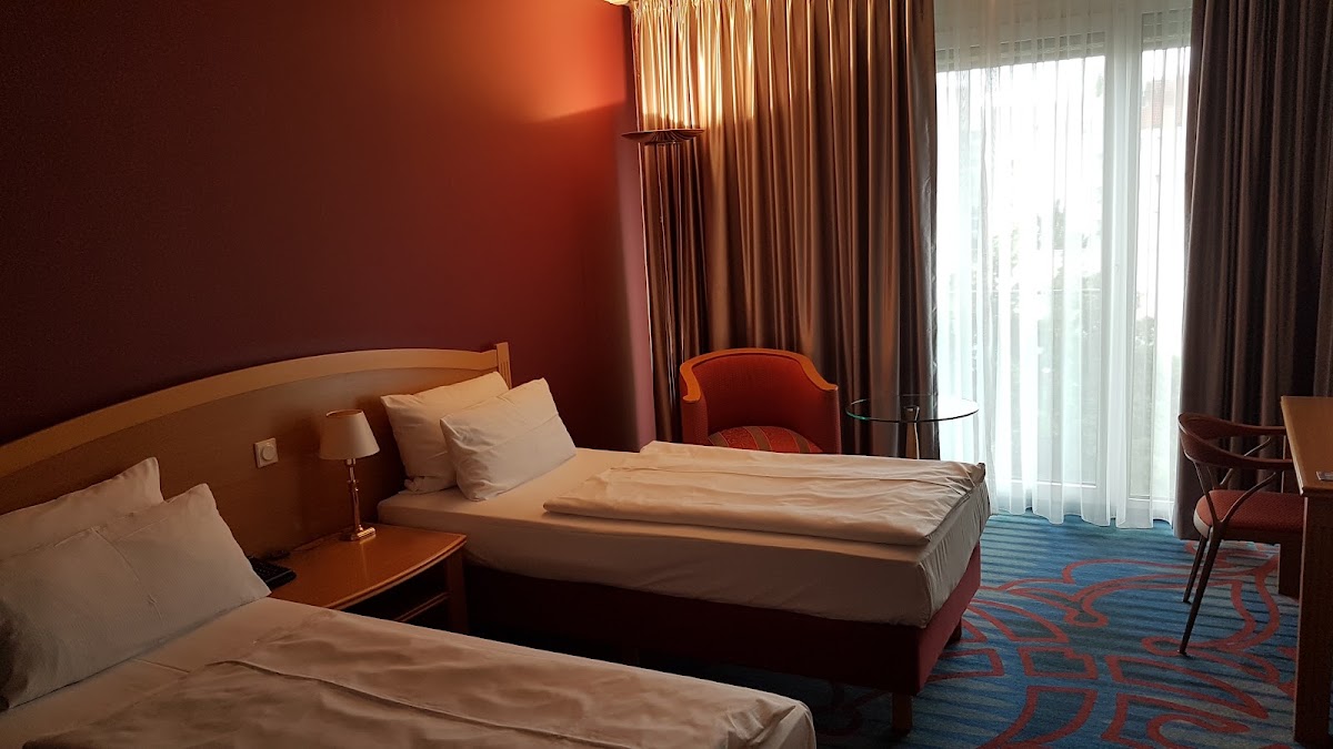 Mercure Hotel Berlin Tempelhof — photo 2