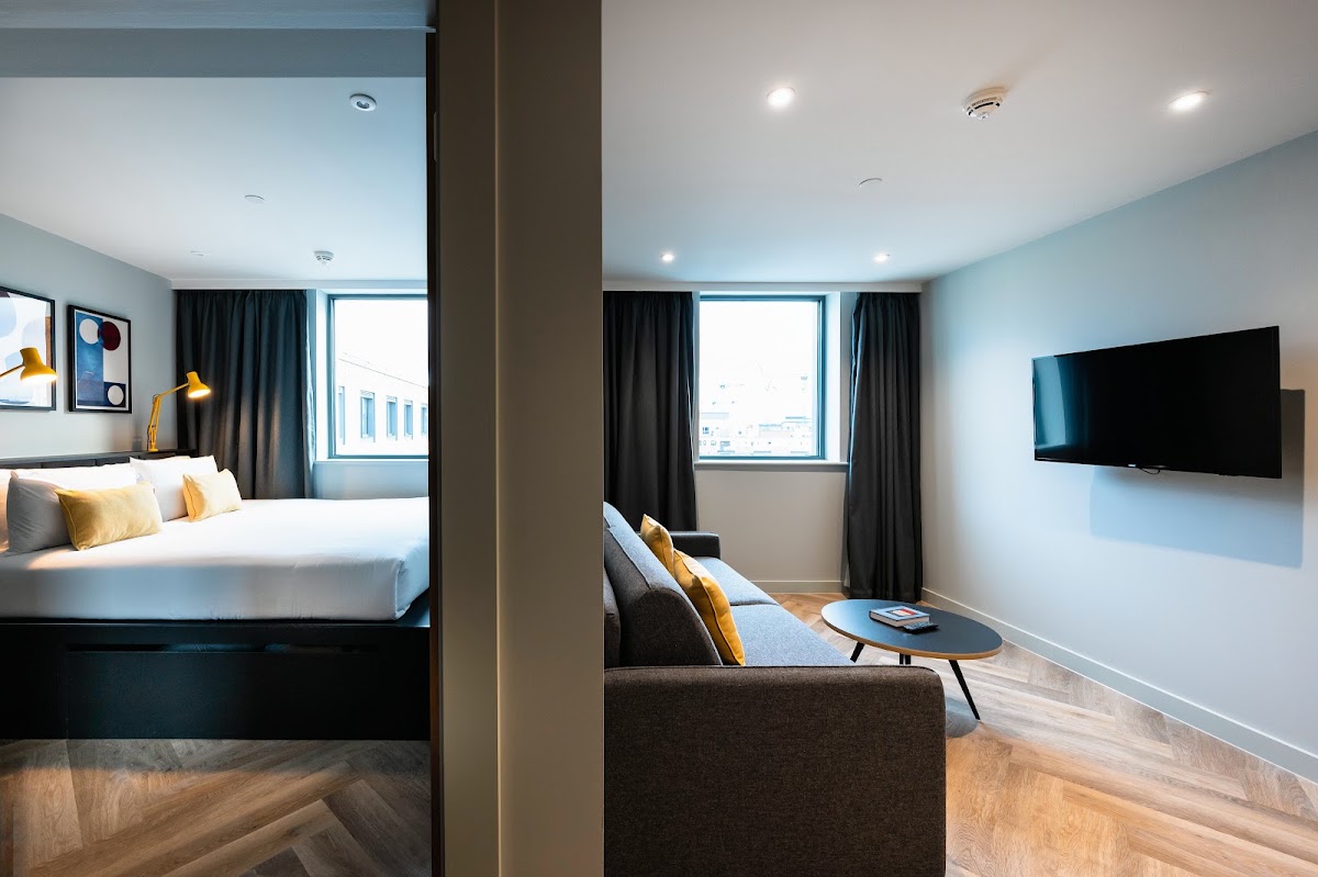 Staycity Aparthotels Tivoli — photo 2