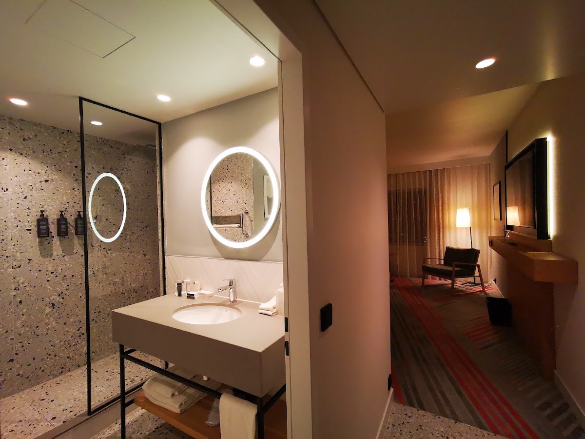 Sheraton Amsterdam Airport Hotel and Conference Center — photo 2